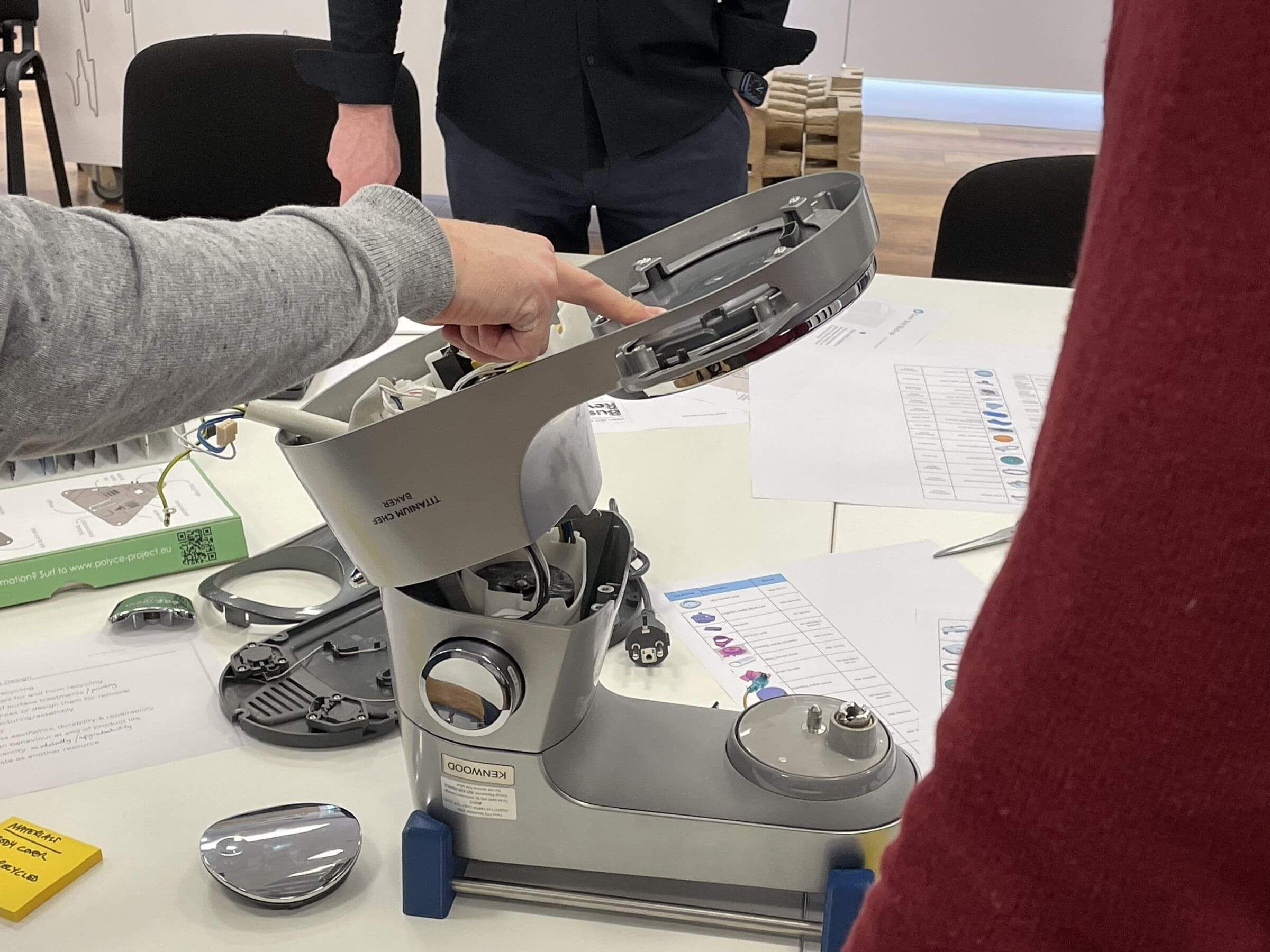 Motion tracking shotgun