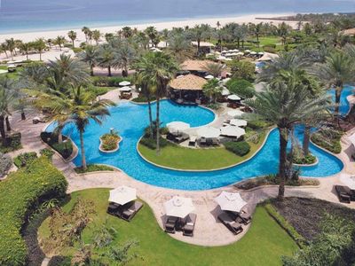  Ritz Carlton Hotel - Dubai Beachfront