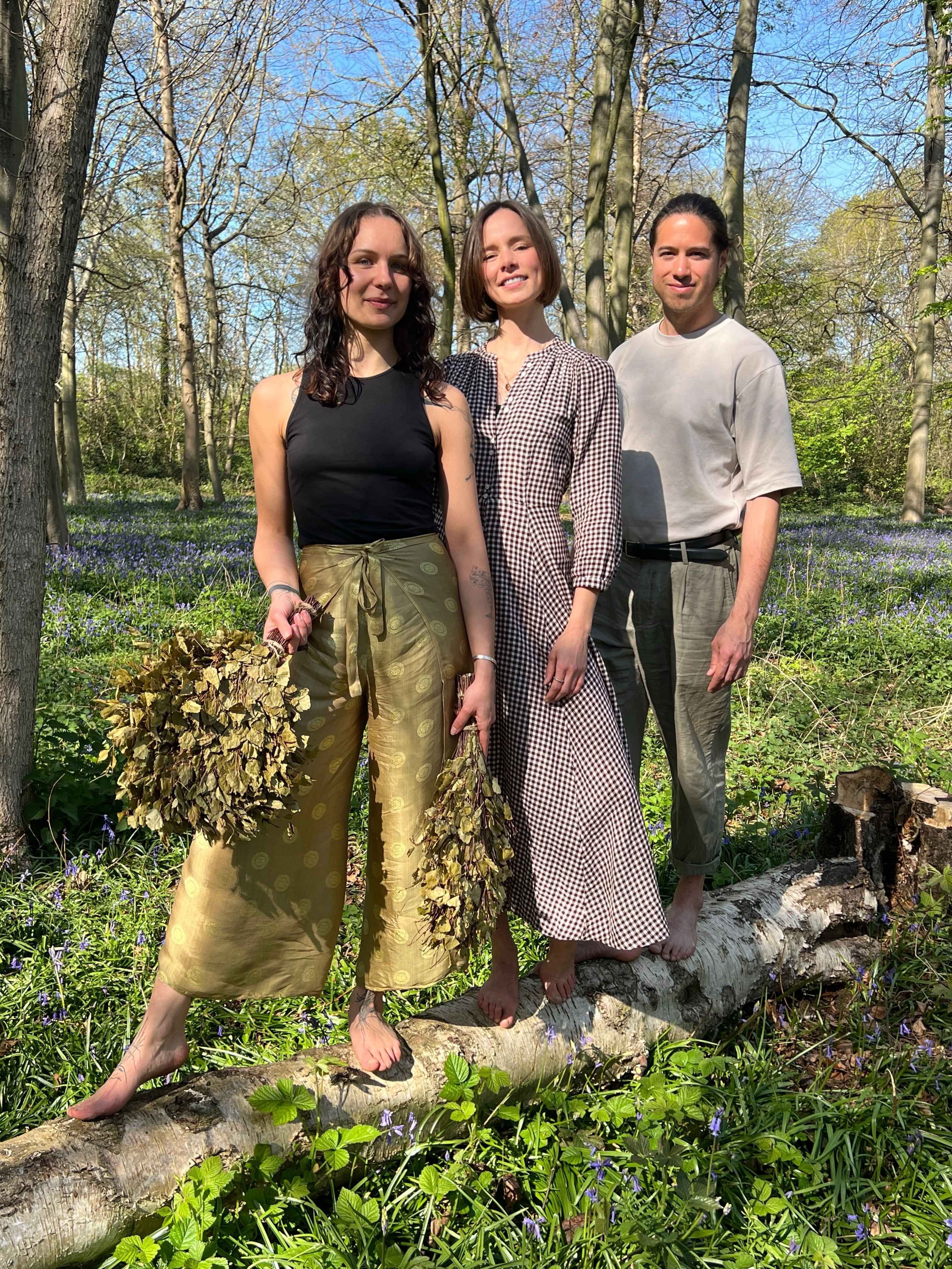 Earth Listening Verity Megan, Silvija Šuliokaitė & Garwyn Linnell at Hackhurst Farm